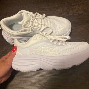 selling these hoka bondi 8 for 110!!